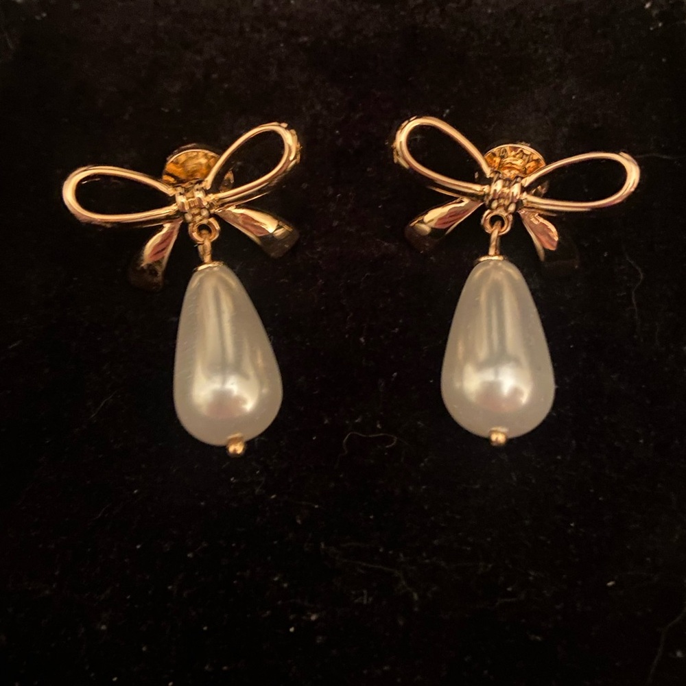Vintage pearl teardrop earrings